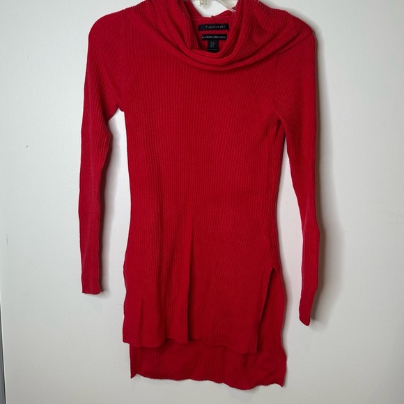 Tahari Women’s extra fine merino wool cowl neck sweater split side tunic in red - Picture 6 of 8